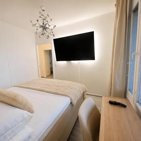 Aparment Kajaani, Sijaitsee Laehellae Keskustaa, Ilmainen Pysaekoeinti, 6-7 Henkiloelle Vuodepaikka 카야니