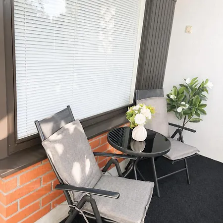 Aparment Kajaani, Sijaitsee Laehellae Keskustaa, Ilmainen Pysaekoeinti, 6-7 Henkiloelle Vuodepaikka 아파트