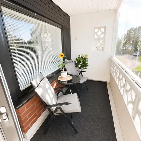 Aparment Kajaani, Sijaitsee Laehellae Keskustaa, Ilmainen Pysaekoeinti, 6-7 Henkiloelle Vuodepaikka * 카야니