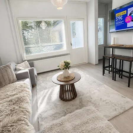 Aparment Kajaani, Sijaitsee Laehellae Keskustaa, Ilmainen Pysaekoeinti, 6-7 Henkiloelle Vuodepaikka