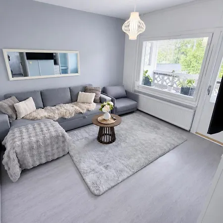 Aparment Kajaani, Sijaitsee Laehellae Keskustaa, Ilmainen Pysaekoeinti, 6-7 Henkiloelle Vuodepaikka 아파트 카야니