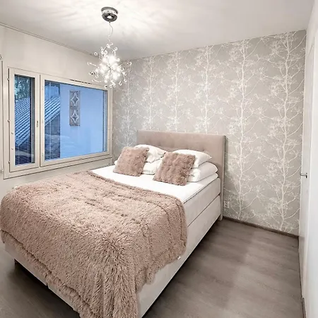 Aparment Kajaani, Sijaitsee Laehellae Keskustaa, Ilmainen Pysaekoeinti, 6-7 Henkiloelle Vuodepaikka * 카야니